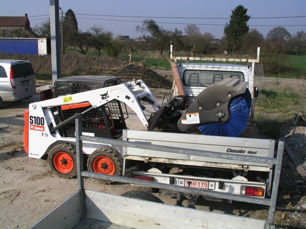 Bobcat_Attachment_-_Angle_Broom_6 Bobcat_Attachment_-_Angle_Broom_1