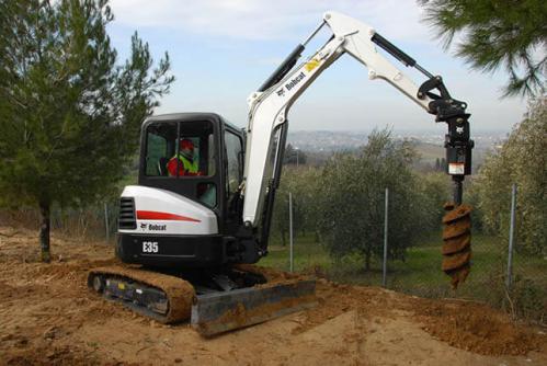 Bobcat_Attachments_-_Auger_2 Auger