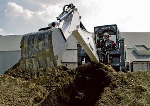 Bobcat_Attachments_-_Backhoe_1
