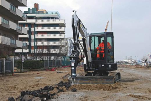 Bobcat_Attachments_-_Breaker_4 Hydraulic Breaker