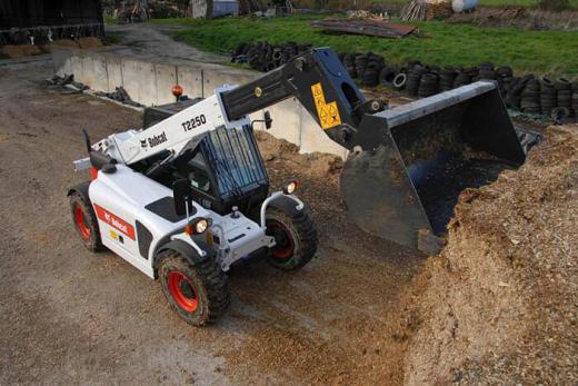 Bobcat_Attachments_-_Buckets_Telehandlers_10