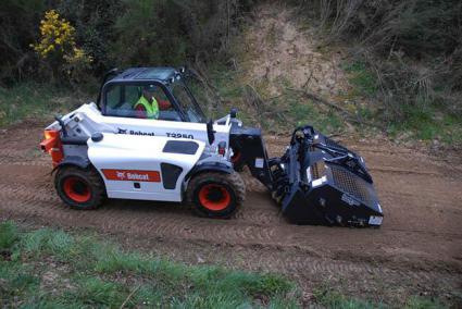 Bobcat_Attachments_-_Landscape_Rake_4 Landscape Rake