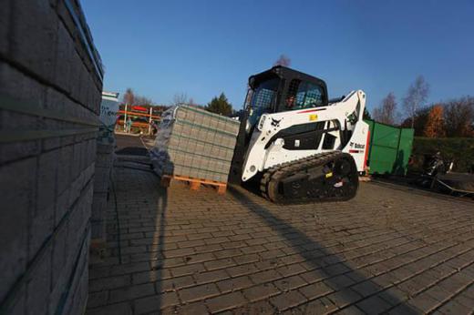 Bobcat_Attachments_-_Pallet_Fork_4 Pallet Fork