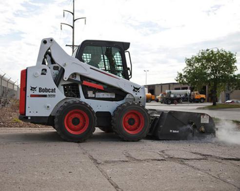 Bobcat_Attachments_-_Sweeper_2 Sweeper