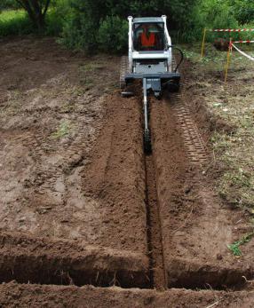 Bobcat_Attachments_-_Trencher_3 Trencher