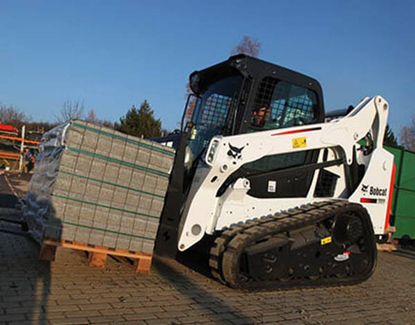Bobcat_Compact_Track_Loaders_-_T590_4 T590 Compact Track Loaders