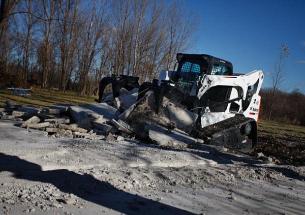 Bobcat_Compact_Track_Loaders_-_T770_2 T770 Compact Tracked Loaders