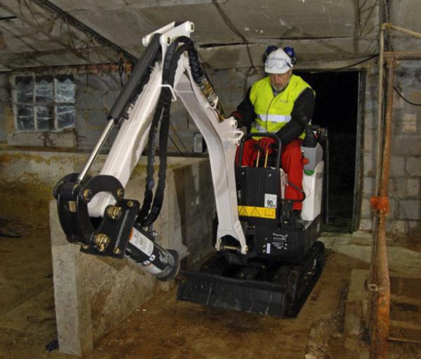Bobcat_Mini_Excavators_-_E10_7