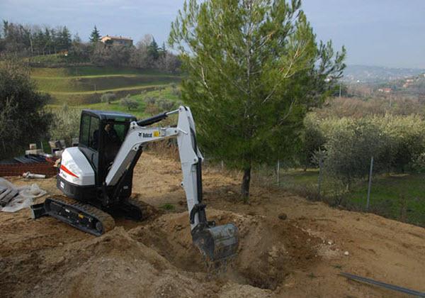 Bobcat_Mini_Excavators_-_E35_2
