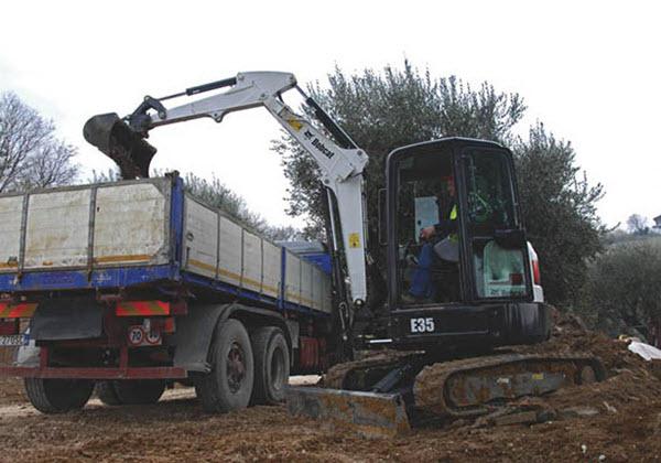 Bobcat_Mini_Excavators_-_E35_4
