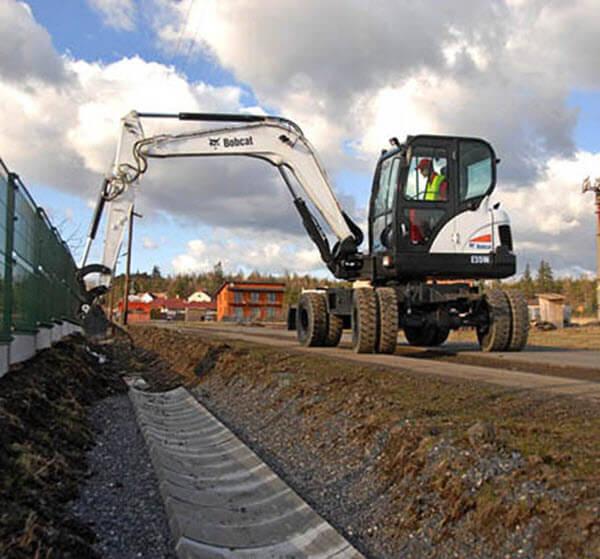 Bobcat_Mini_Excavators_-_E55_5