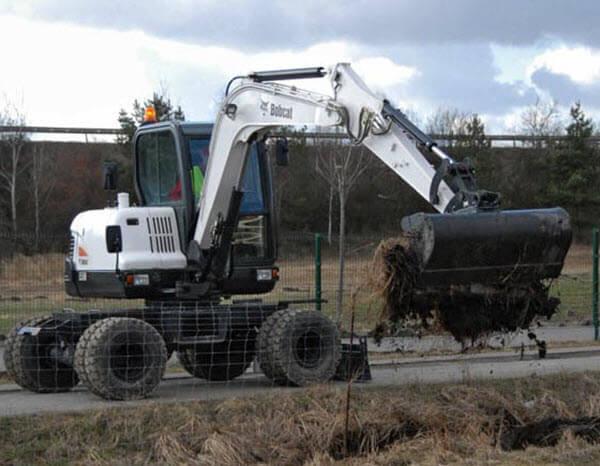 Bobcat_Mini_Excavators_-_E55_6