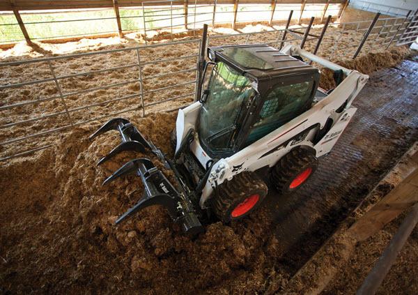 Bobcat_Skid-Steer_Loaders_-_S590_3 S590 Skid-Steer Loader