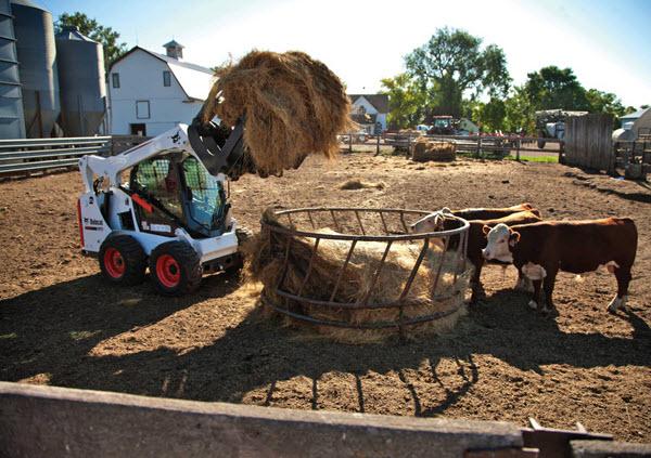 Bobcat_Skid-Steer_Loaders_-_S590_4 S590 Skid-Steer Loader
