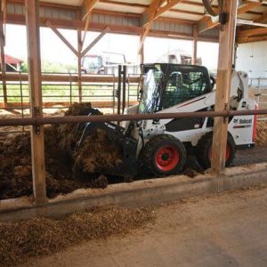 Bobcat_Skid-Steer_Loaders_-_S590_1
