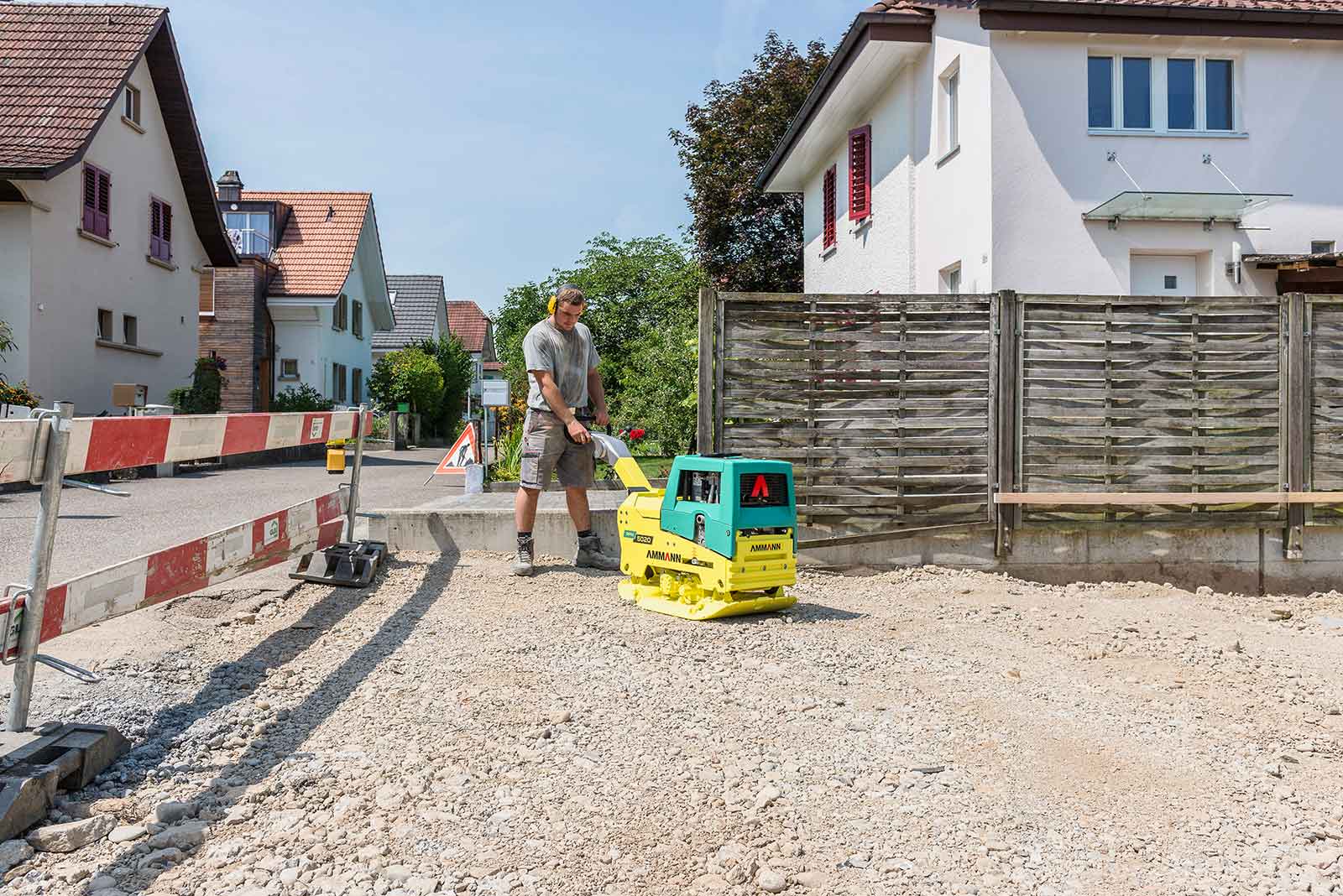 aph_5020_vibratory_plate_sui_2015_dsc6705_msrgb APH 5020 Hydrostatic Vibrator Plate