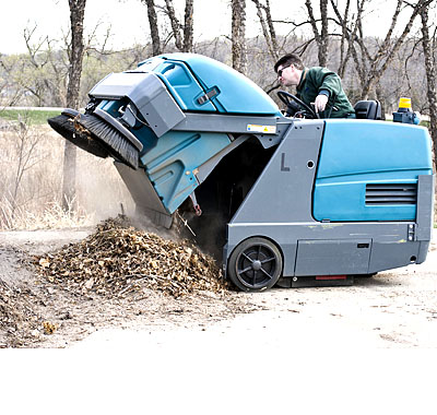 Image of the Tennant S20 arboretum S20 Compact Mid-sized Rider Sweeper