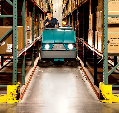 Image of the Tennant S20 warehouse S20 Compact Mid-sized Rider Sweeper