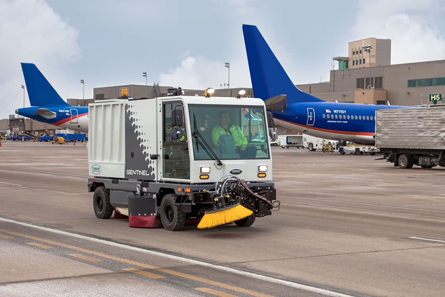 Sentinel® High-Performance Rider Sweeper Sentinel® High-Performance Rider Sweeper